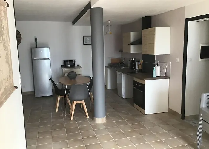 Le Petit Lambertie *